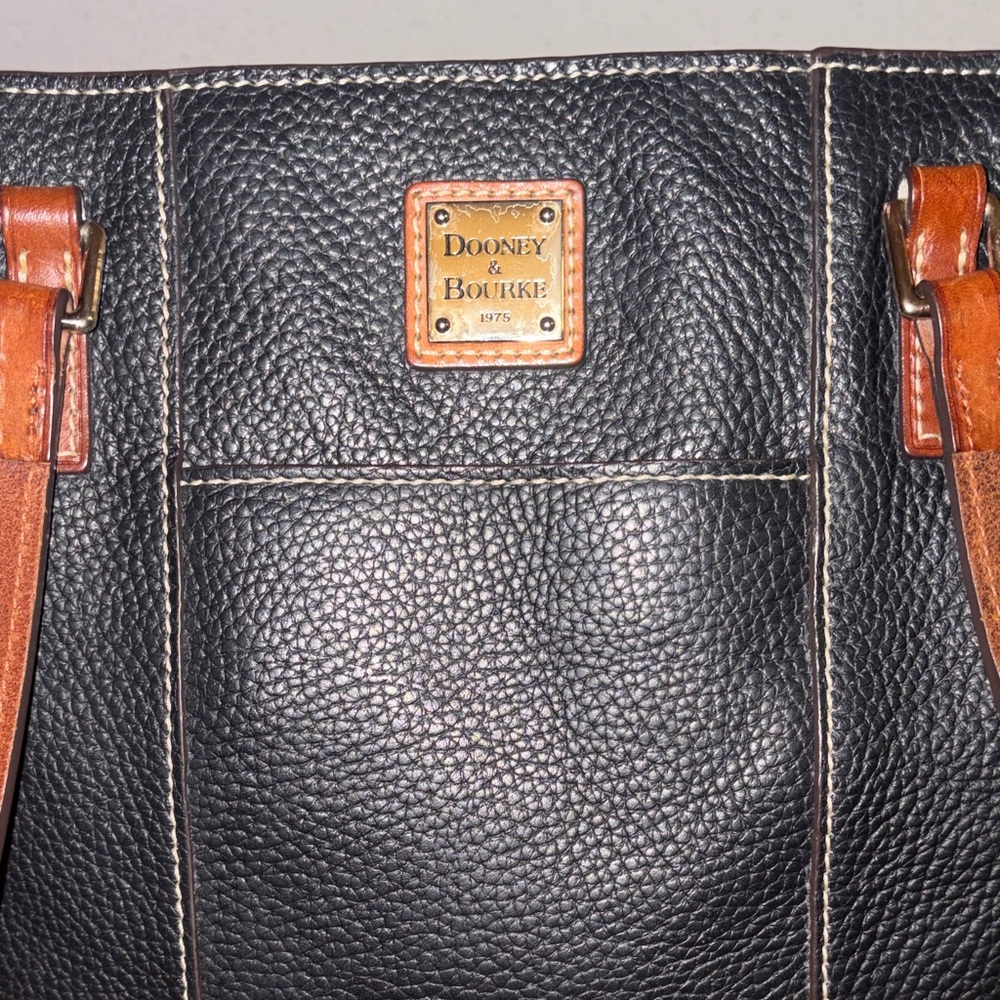 Dooney & Bourke Vintage Lexington Black Tote - Picture 3 of 16